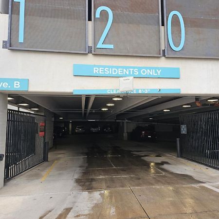 Beautiful Condo On Riverwalk W King Ste Free Parking Pet Friendly Centrally Located On The Riverwalk San Antonio Buitenkant foto